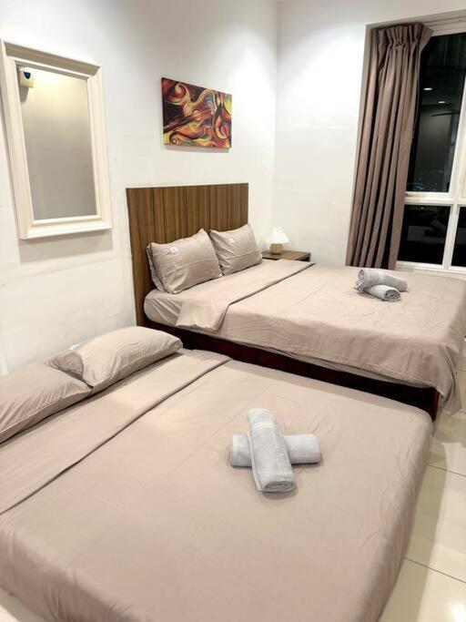 Mansion One Modern 5pax Walking Distance Gleneagles Hospital Gurney Plaza Apartemen *