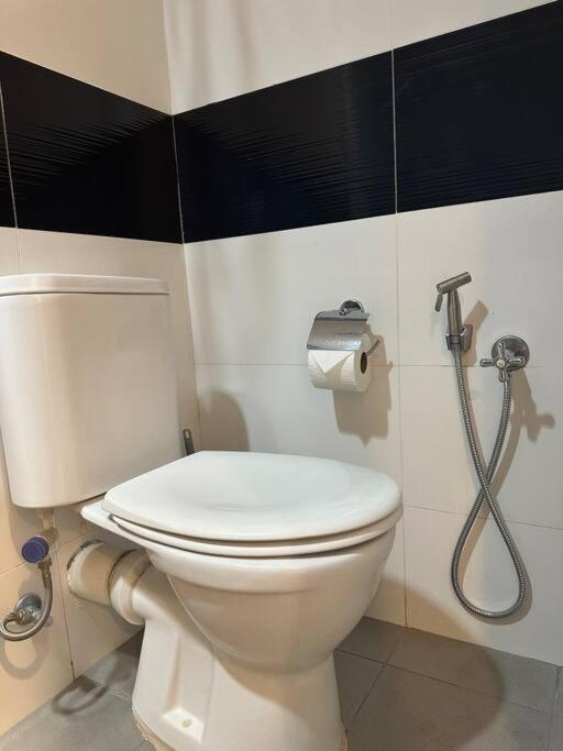 Mansion One Modern 5pax Walking Distance Gleneagles Hospital Gurney Plaza Apartment